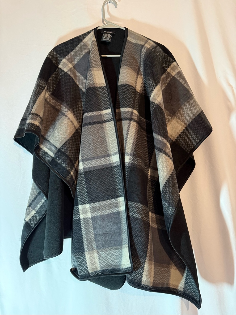 Ike Behar Reversible Plaid Wrap Cape Poncho One Size Black Gray Cream
